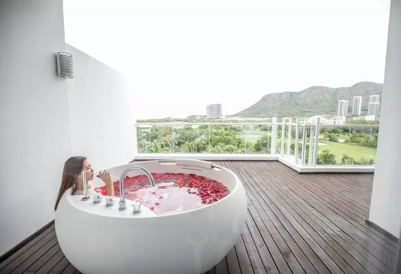 Hotelli Mingshen Golf & Bay Resort Sanya