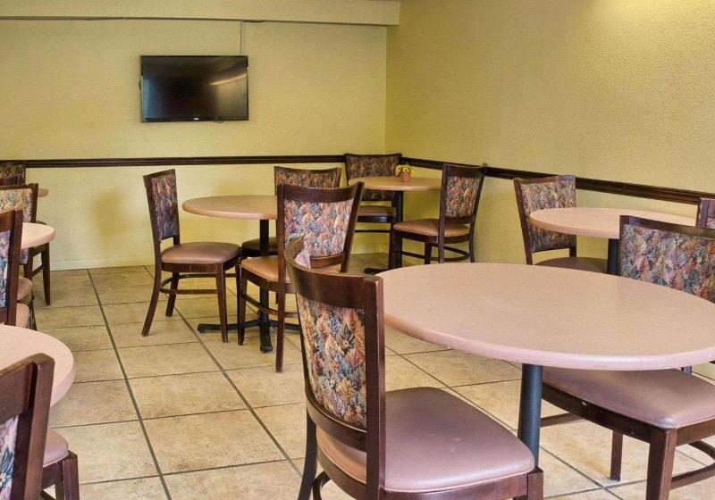 Отель Rodeway Inn