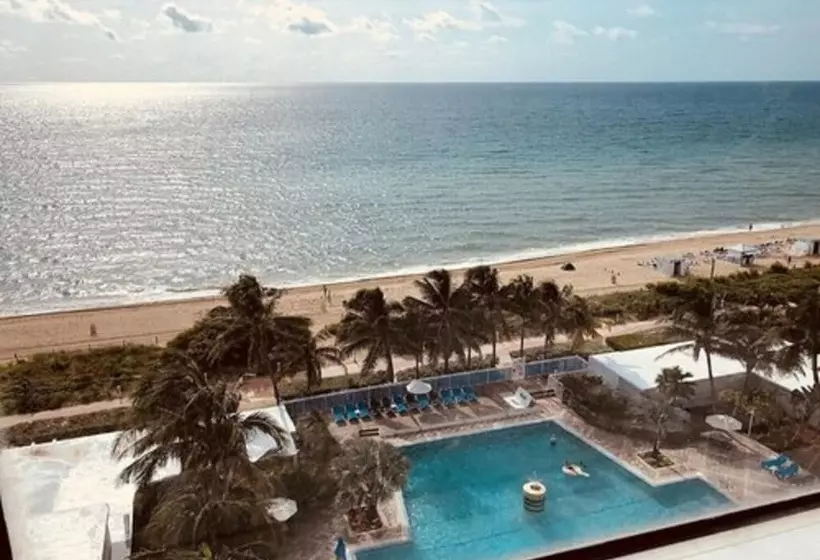 Hotel Sherry Frontenac Oceanfront