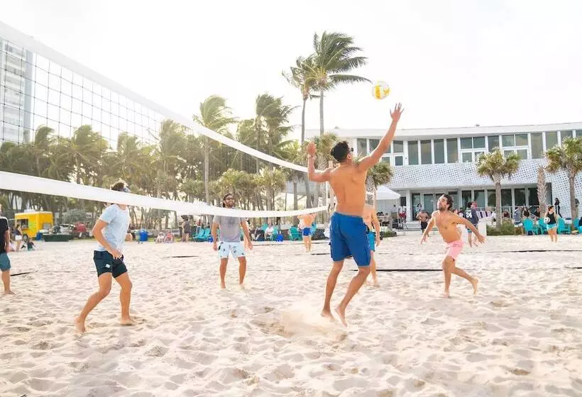 Hotel Sherry Frontenac Oceanfront