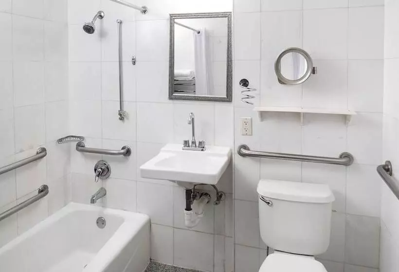 Hotel Sherry Frontenac Oceanfront