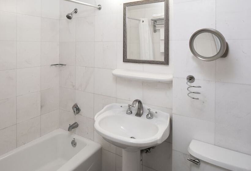 هتل Sherry Frontenac Oceanfront