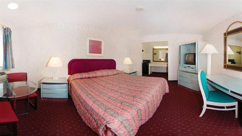 فندق Tourist Inn