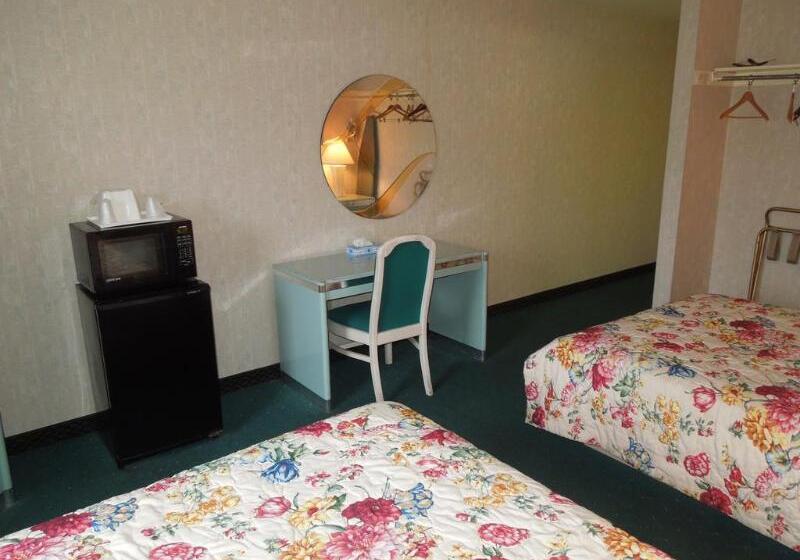 فندق Tourist Inn