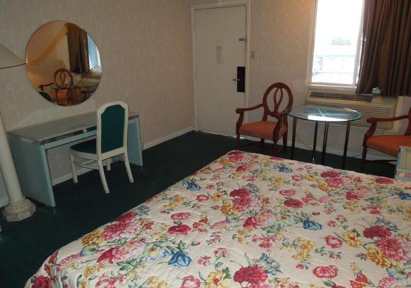 فندق Tourist Inn