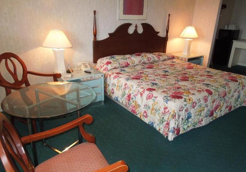 فندق Tourist Inn