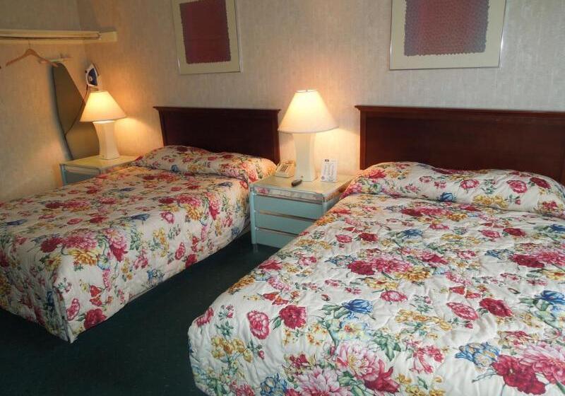 فندق Tourist Inn