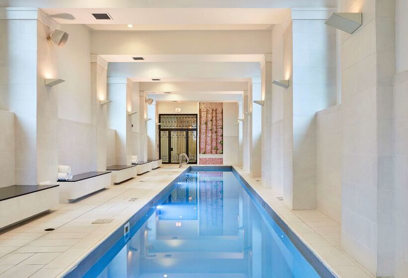 فندق Waldorf Astoria Chicago