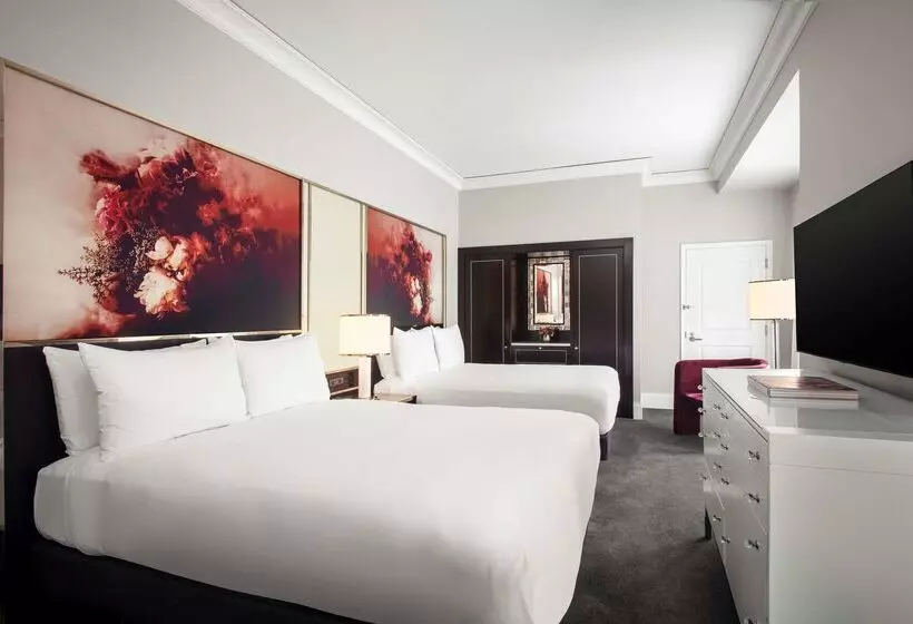 هتل Waldorf Astoria Chicago