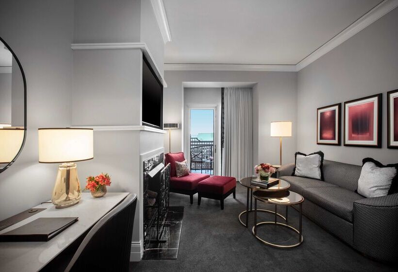 فندق Waldorf Astoria Chicago