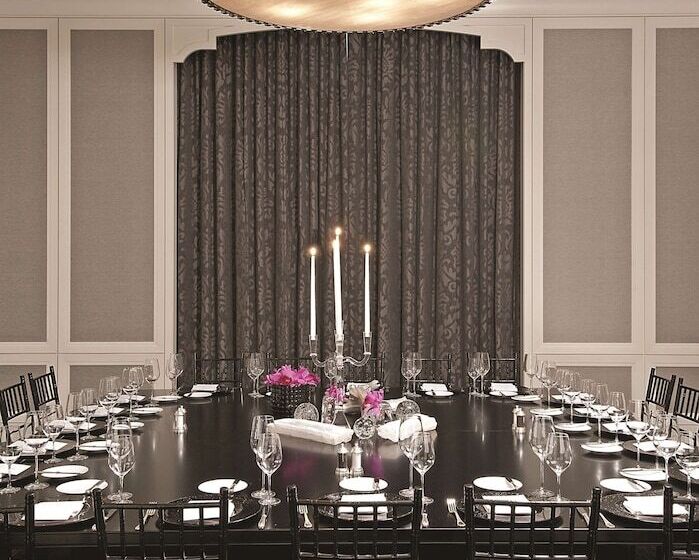 فندق Waldorf Astoria Chicago