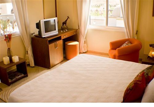 Palm Beach Piazza Apartments