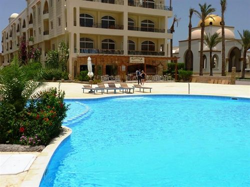 Palm Beach Piazza Apartments