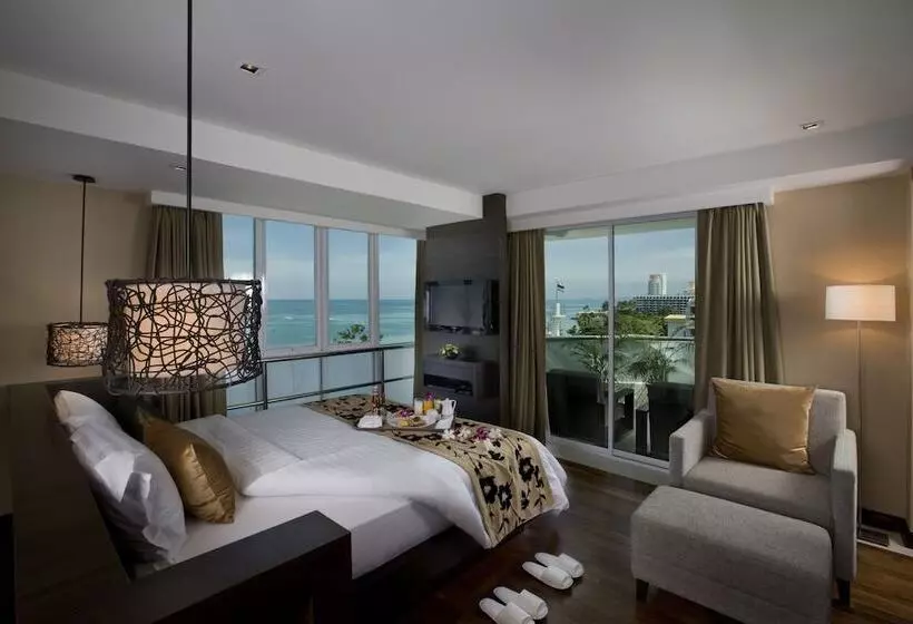 בית מלון כפרי Aone Pattaya Beach Resort