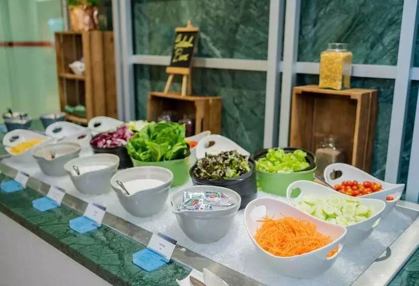 בית מלון כפרי Aone Pattaya Beach Resort