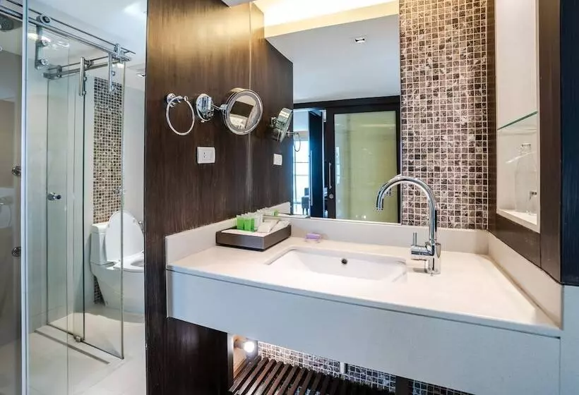 בית מלון כפרי Aone Pattaya Beach Resort