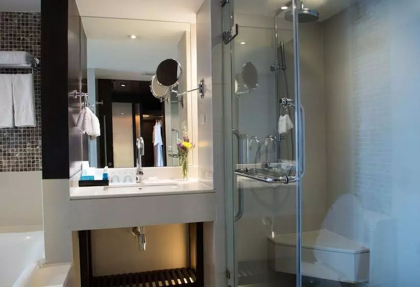 בית מלון כפרי Aone Pattaya Beach Resort