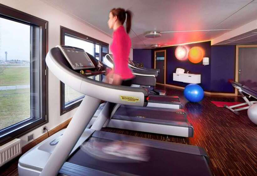 Comfort Hotel Runway