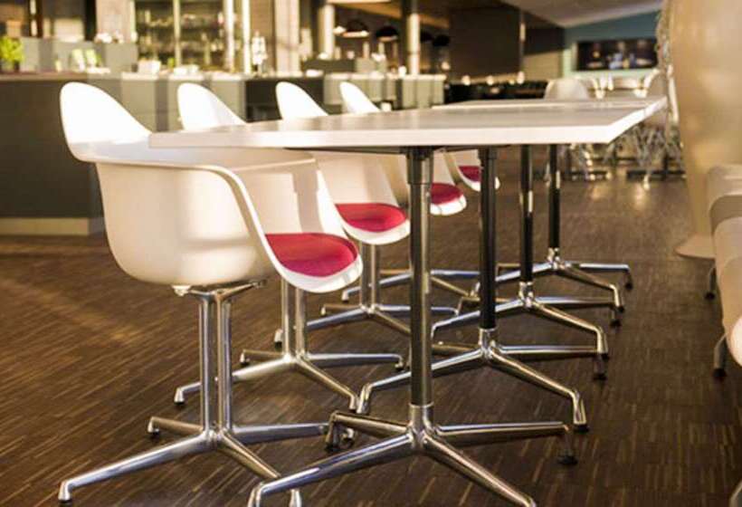 Comfort Hotel Runway