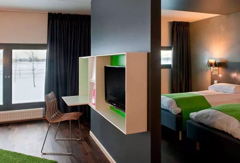 Comfort Hotel Runway