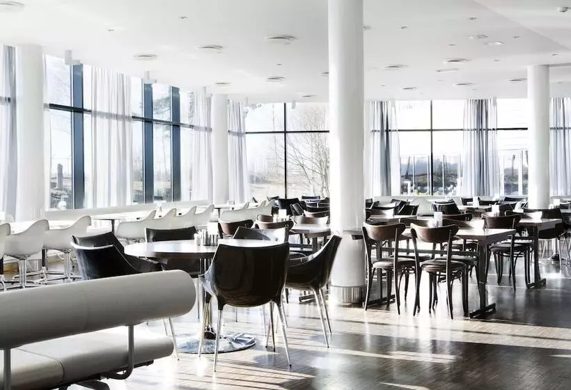 Comfort Hotel Runway