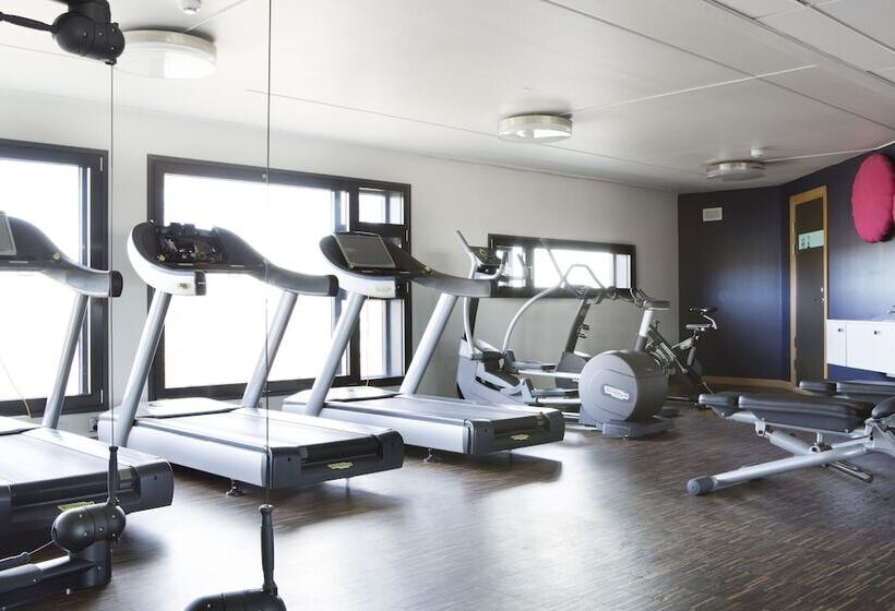 Comfort Hotel Runway