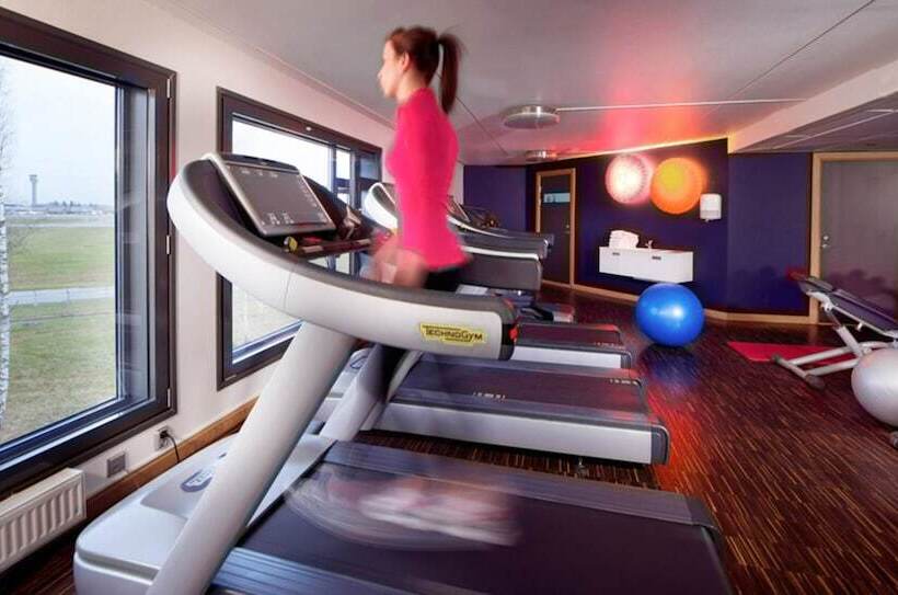 Comfort Hotel Runway