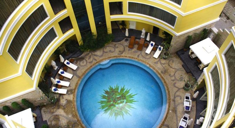 酒店 Four Seasons Place Pattaya