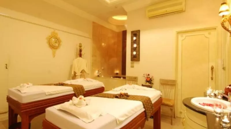 酒店 Four Seasons Place Pattaya