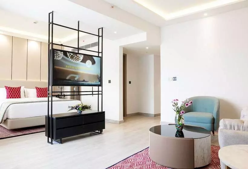 فندق Golden Tulip Lucknow