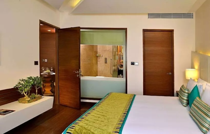 فندق Golden Tulip Lucknow