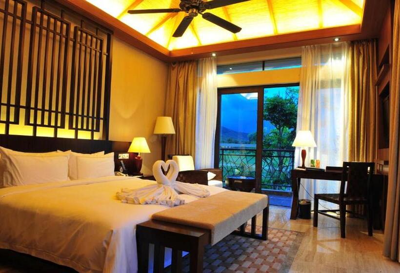 בית מלון כפרי Grand Metropark Villa Resort Sanya Yalong Bay