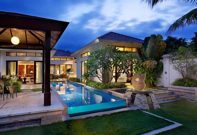 בית מלון כפרי Grand Metropark Villa Resort Sanya Yalong Bay