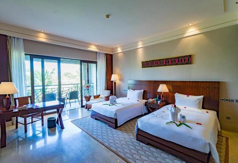 בית מלון כפרי Grand Metropark Villa Resort Sanya Yalong Bay