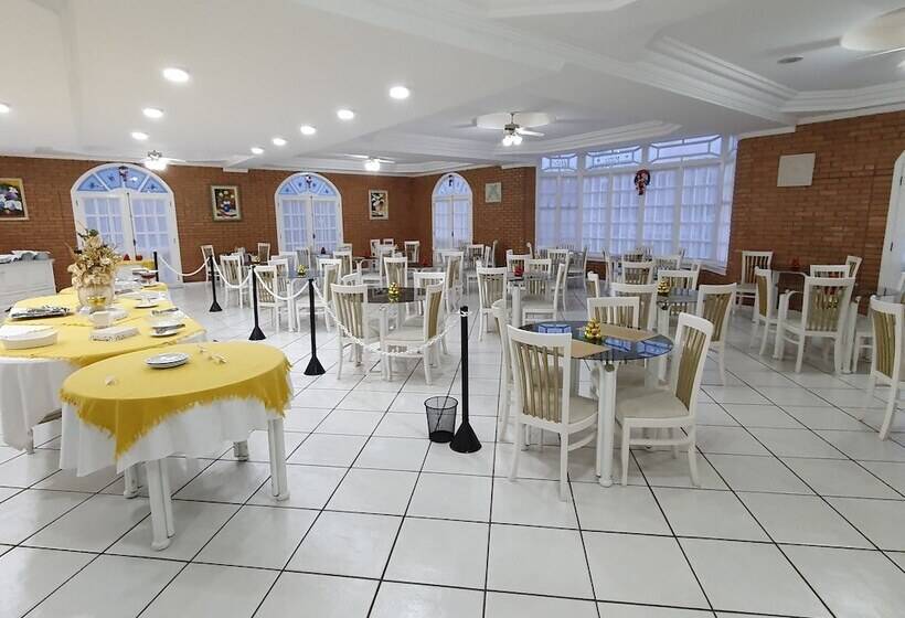 בית מלון כפרי Grand Ville