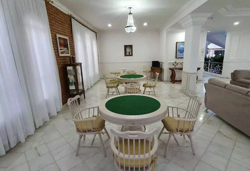 בית מלון כפרי Grand Ville