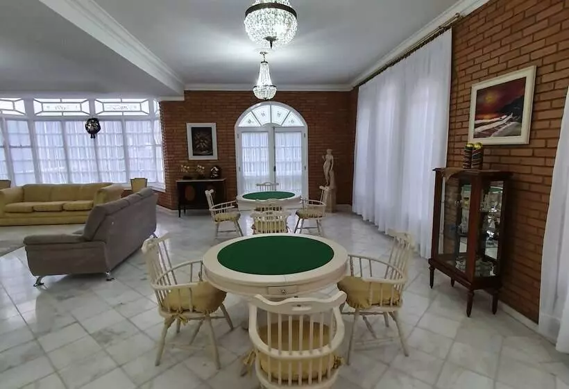 בית מלון כפרי Grand Ville