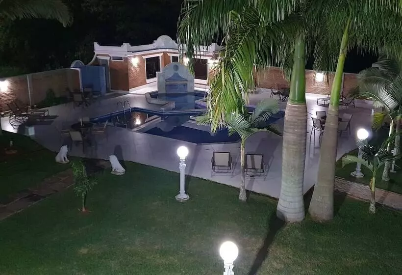 בית מלון כפרי Grand Ville