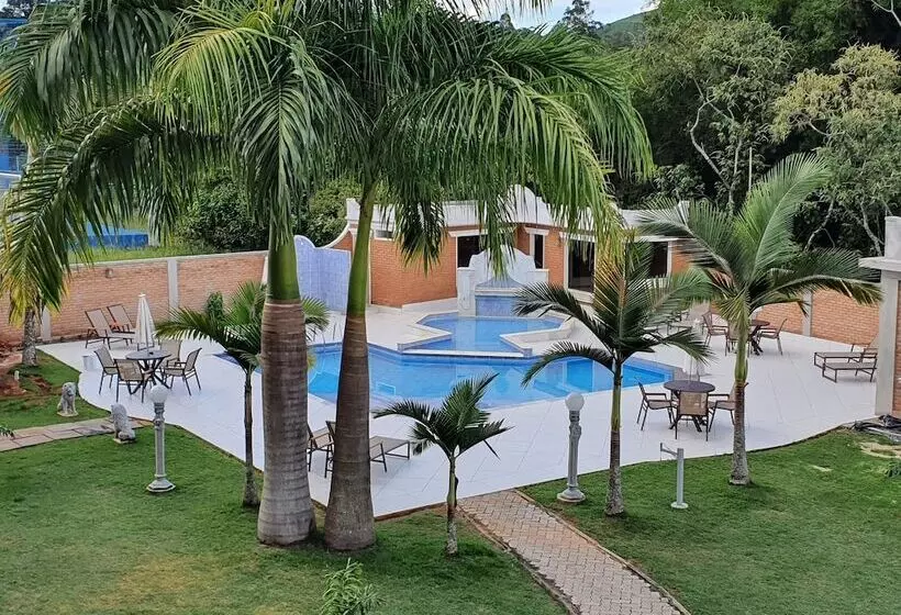 בית מלון כפרי Grand Ville