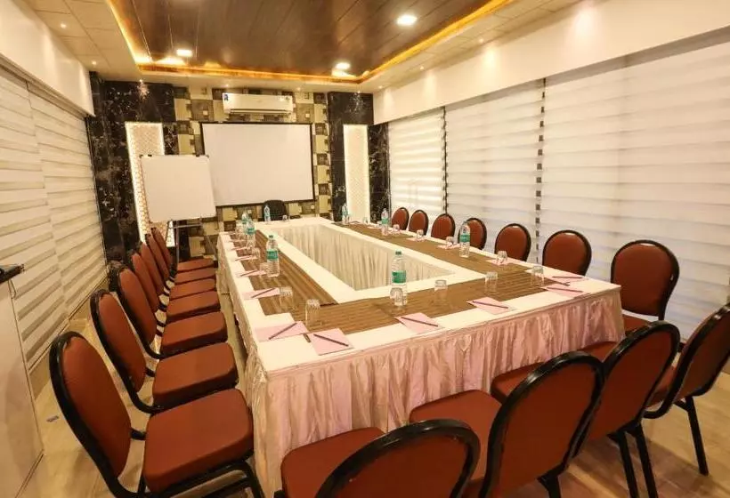 Отель Jyoti Dwelling