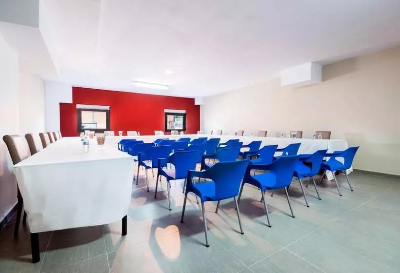 هتل Lb Villa De Cuenca