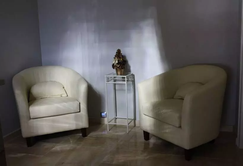 هتل Lb Villa De Cuenca