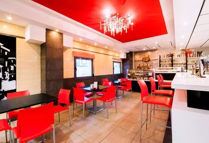 هتل Lb Villa De Cuenca