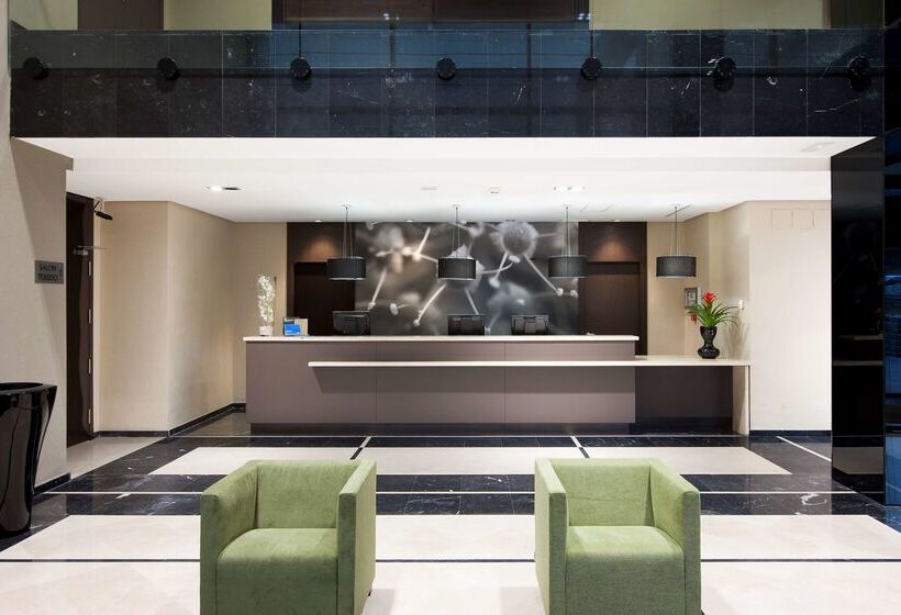 هتل NH Madrid Ribera Del Manzanares