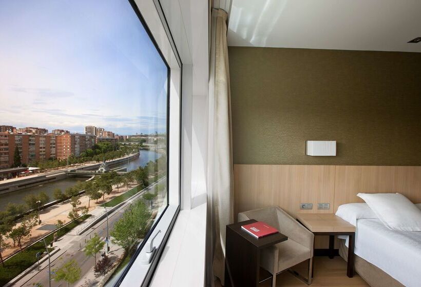 هتل NH Madrid Ribera Del Manzanares