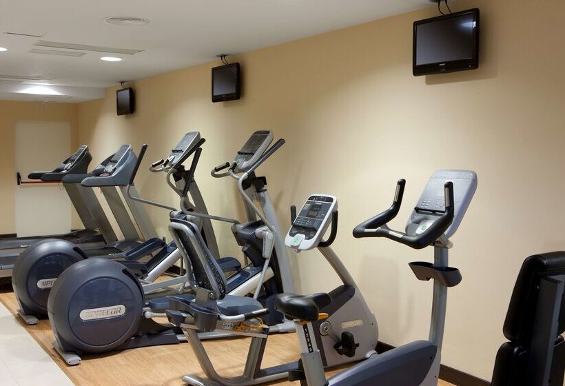 هتل NH Madrid Ribera Del Manzanares