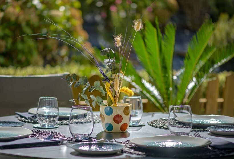 هتل NH Madrid Ribera Del Manzanares