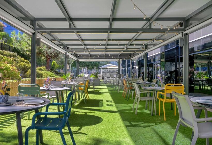 هتل NH Madrid Ribera Del Manzanares