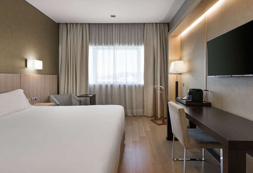 هتل NH Madrid Ribera Del Manzanares