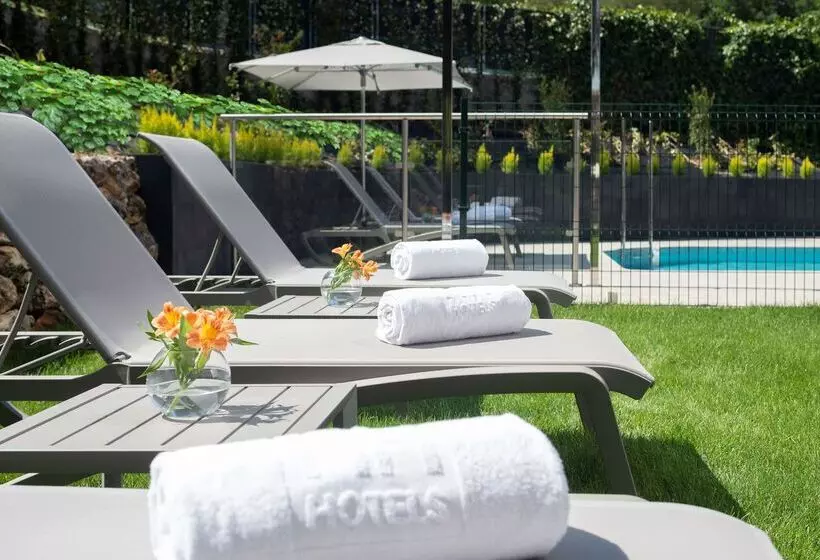 هتل NH Madrid Ribera Del Manzanares